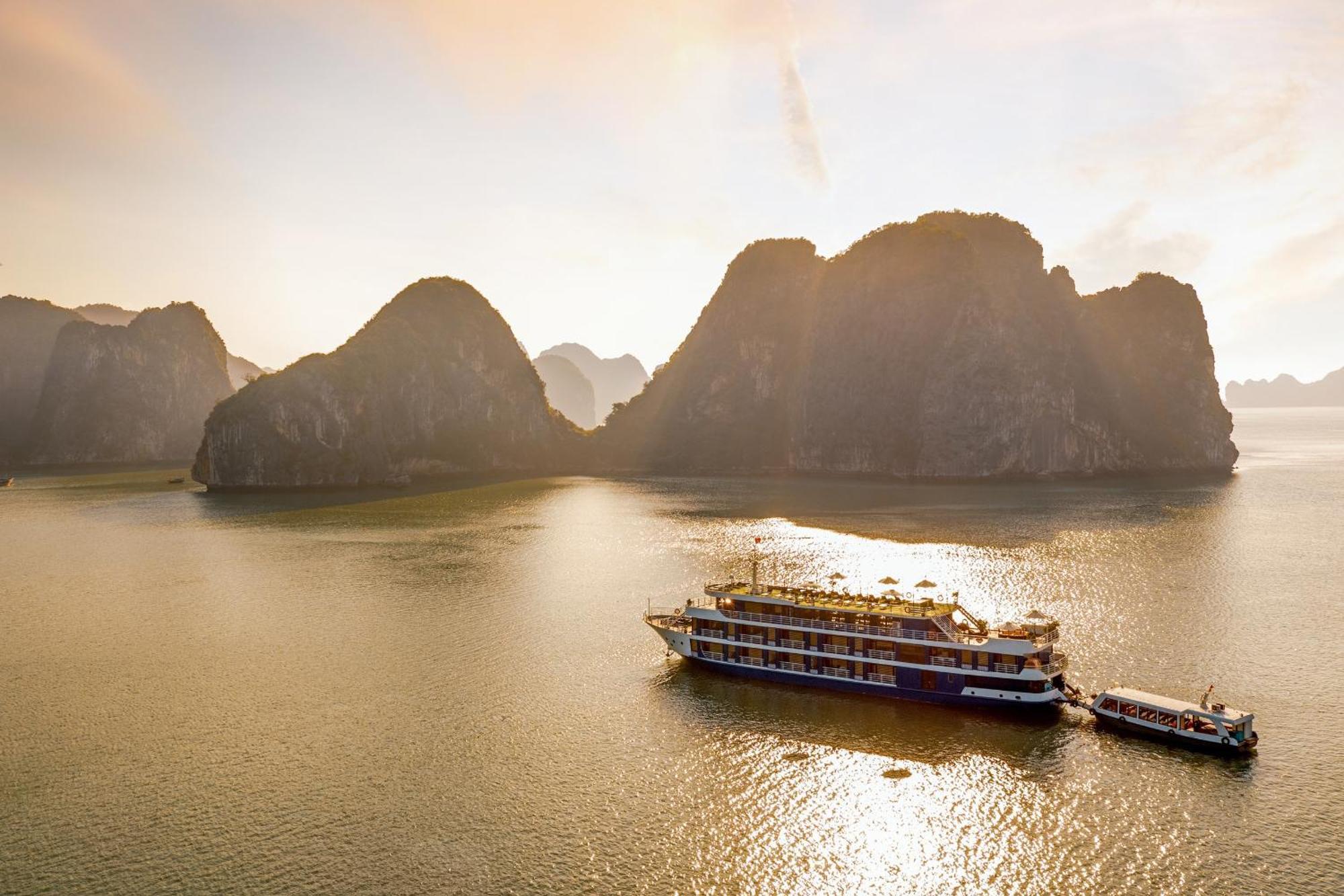 Halong Camellia Cruise Hotel Ha Long Buitenkant foto