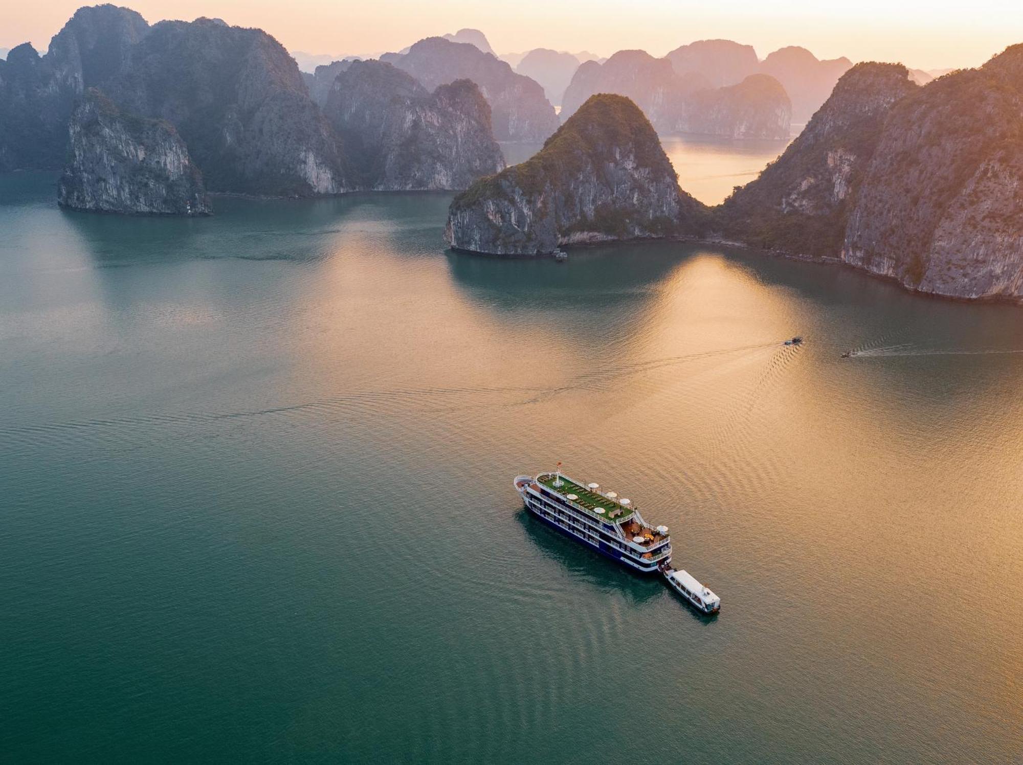 Halong Camellia Cruise Hotel Ha Long Buitenkant foto