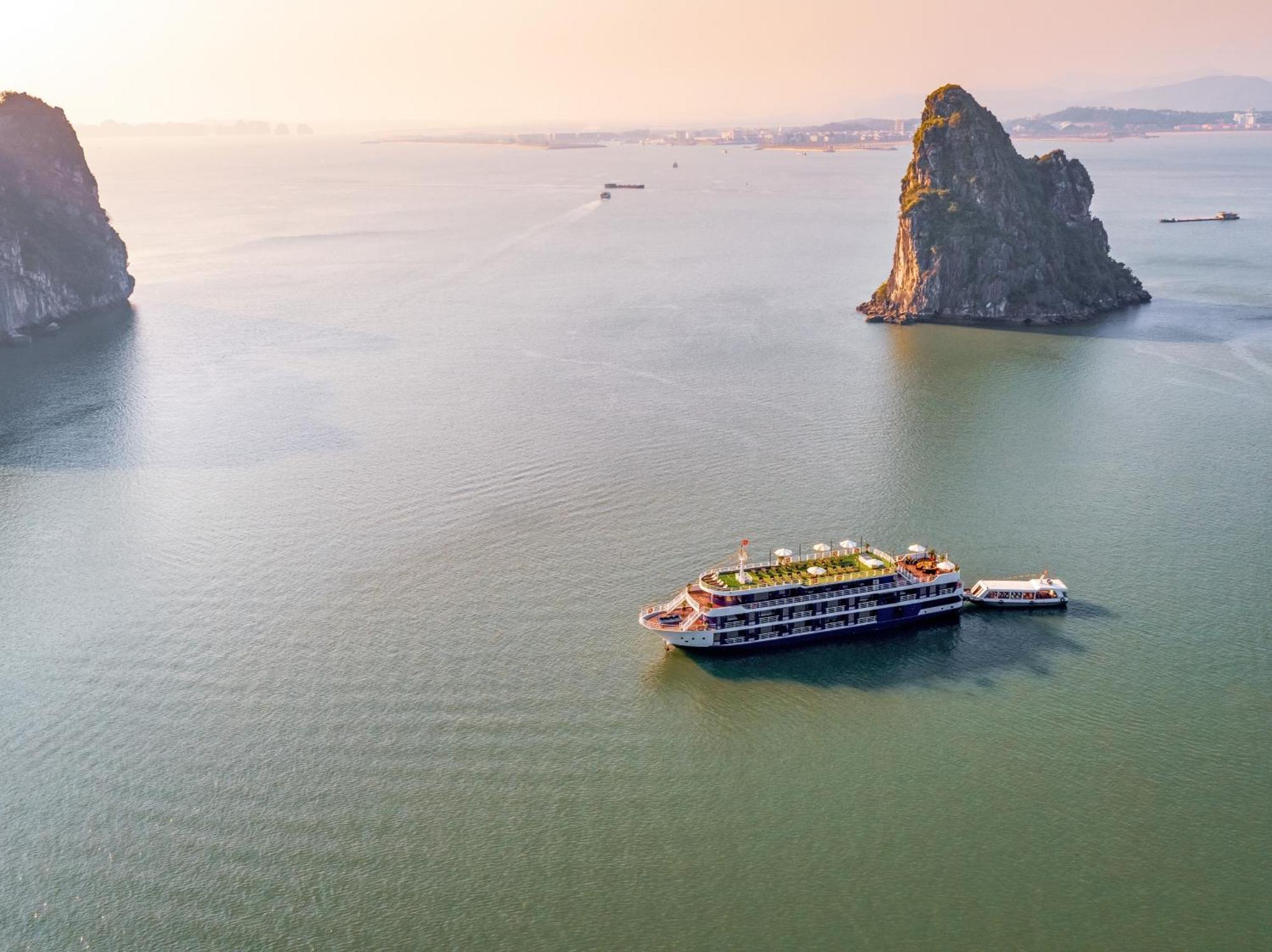 Halong Camellia Cruise Hotel Ha Long Buitenkant foto